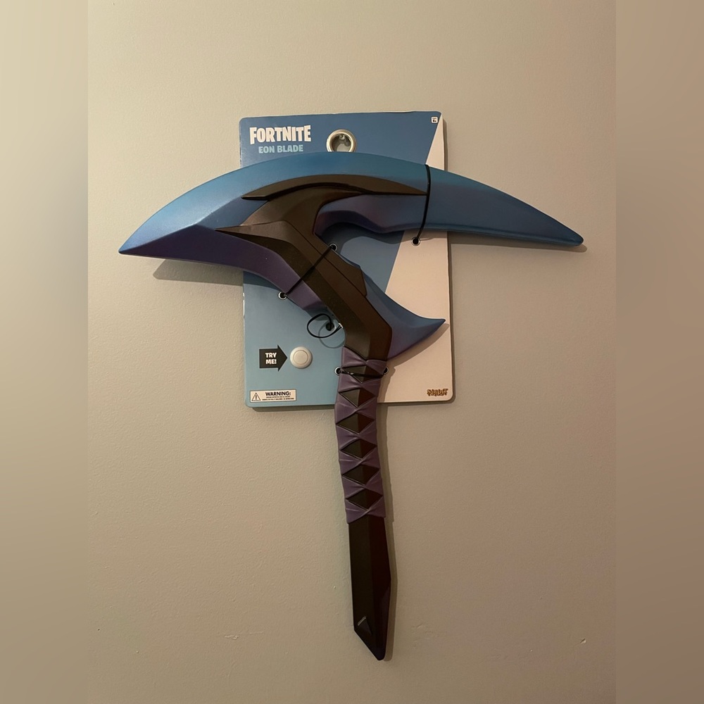 NWT - Fortnite Eon blade